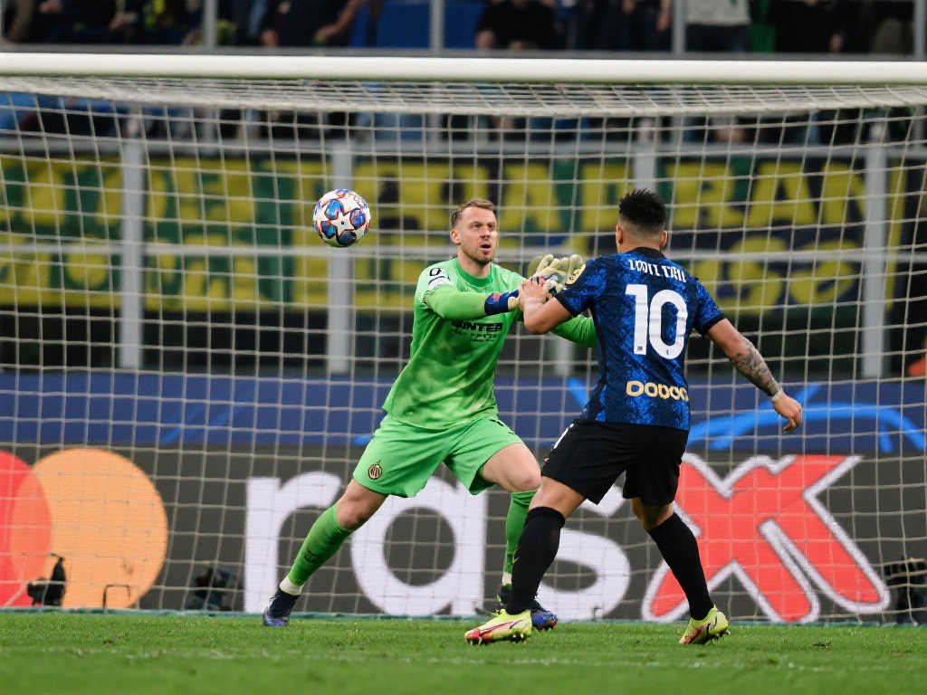 的领先也离 的领先也离